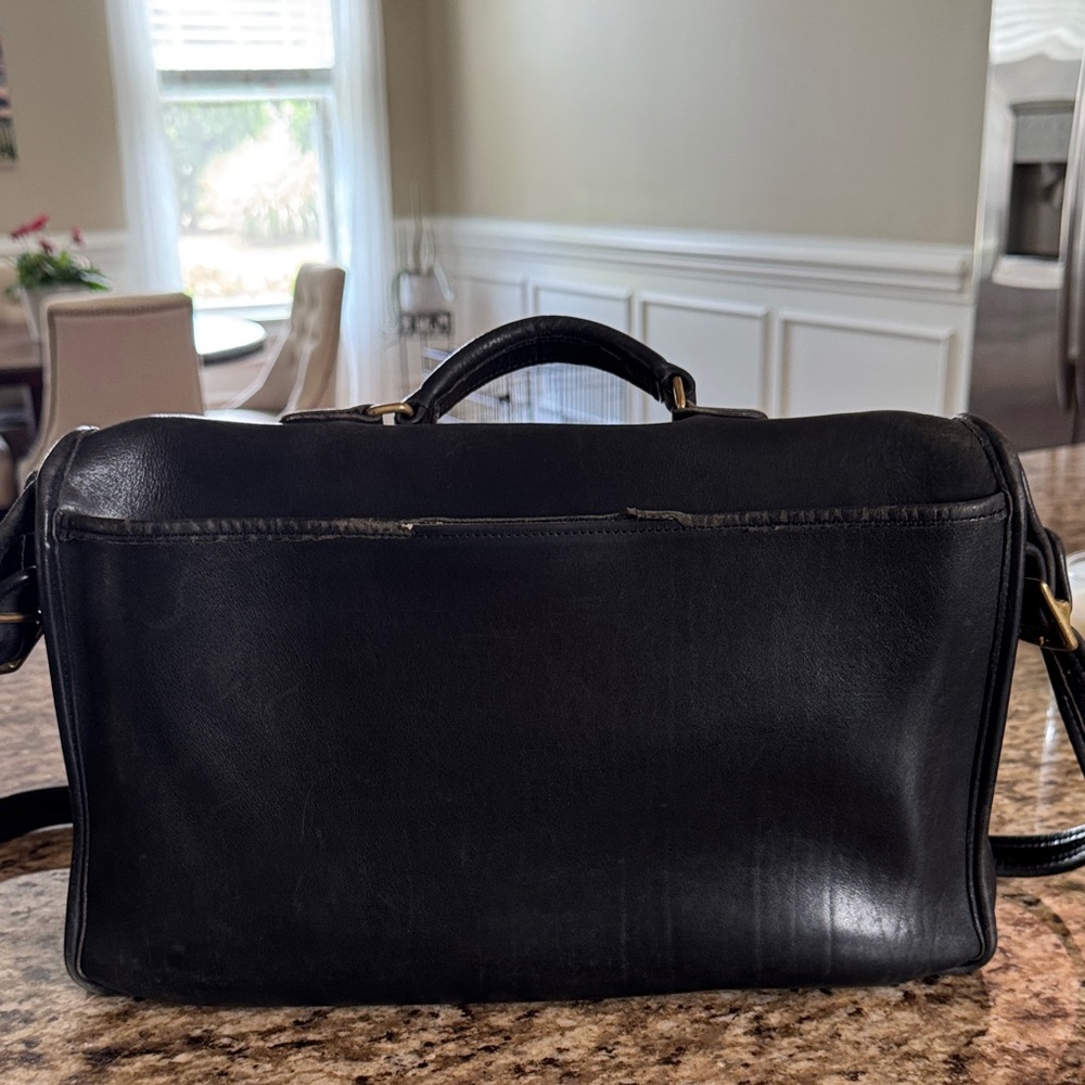 Devil wears Prada Coach Black Bag Messinger brassTurnLock #5180 not refurbished - Picture 3 of 15
